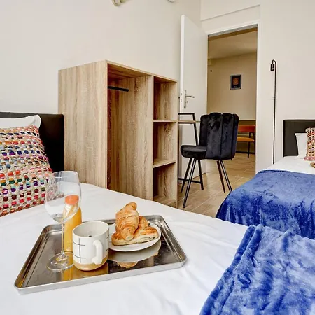 Tbs 98 - Superb Terrace In 15