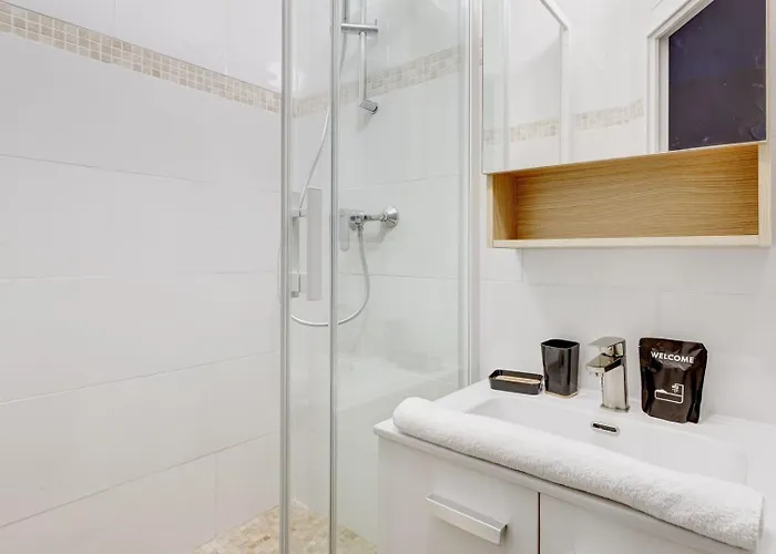 Tbs 98 - Superb Terrace In 15 *